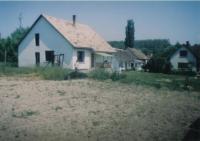 Szakadát eladó családi ház sváb kis üdülõ községben 84m2-es 3 szobás - Kép: 3821 