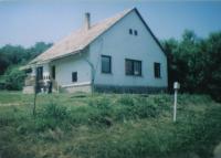 Szakadát eladó családi ház sváb kis üdülõ községben 84m2-es 3 szobás - Kép: 3822 
