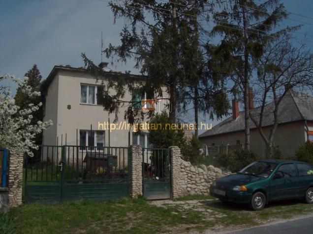 Tapolca elad 96m2 csaldi hz ingatlan 850m2 telek, akr 3 genercinak - Kép: 1087 