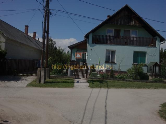 Balatonfkajr elad csaldi hz 120m2 2+2 fl szoba 180m2 telek - Kép: 4843 