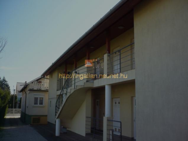 Zalakaros elad csaldi hz 540m2 15+5 szoba ismert Apartmanhz Panzi - Kép: 7059 
