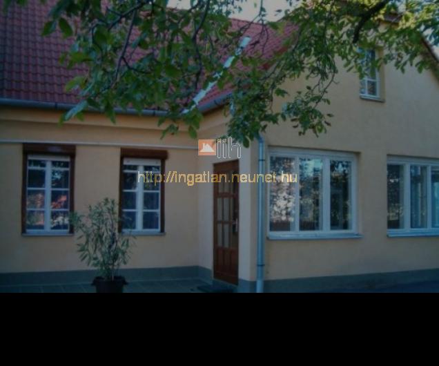 Veszprm elad csaldi hz 80m2 2 szoba azonnal kltzhet knyelmes otthon - Kép: 7220 